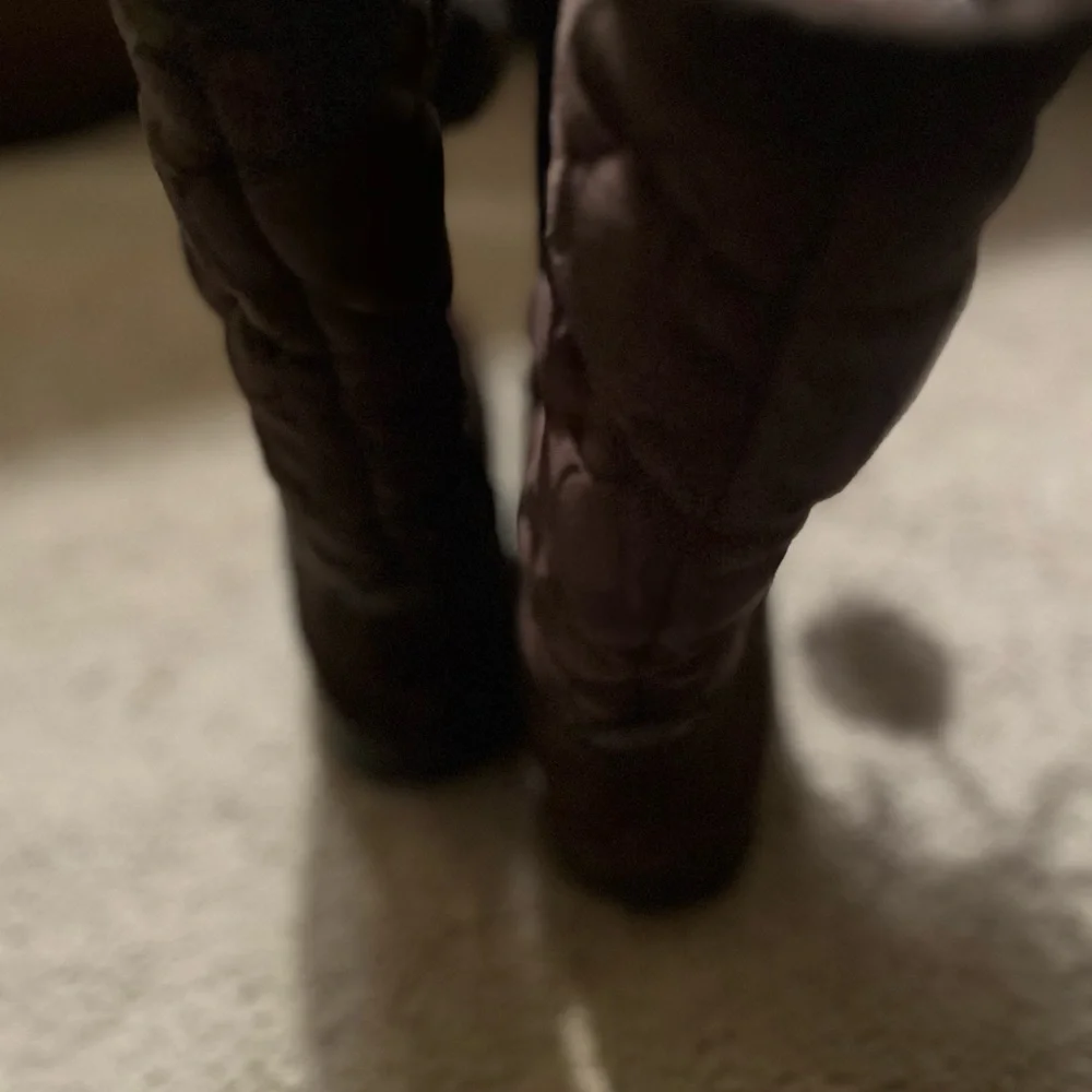 Coach Juniper Suede Boot Style A7311 brown. Size 7. - Picture 10 of 11